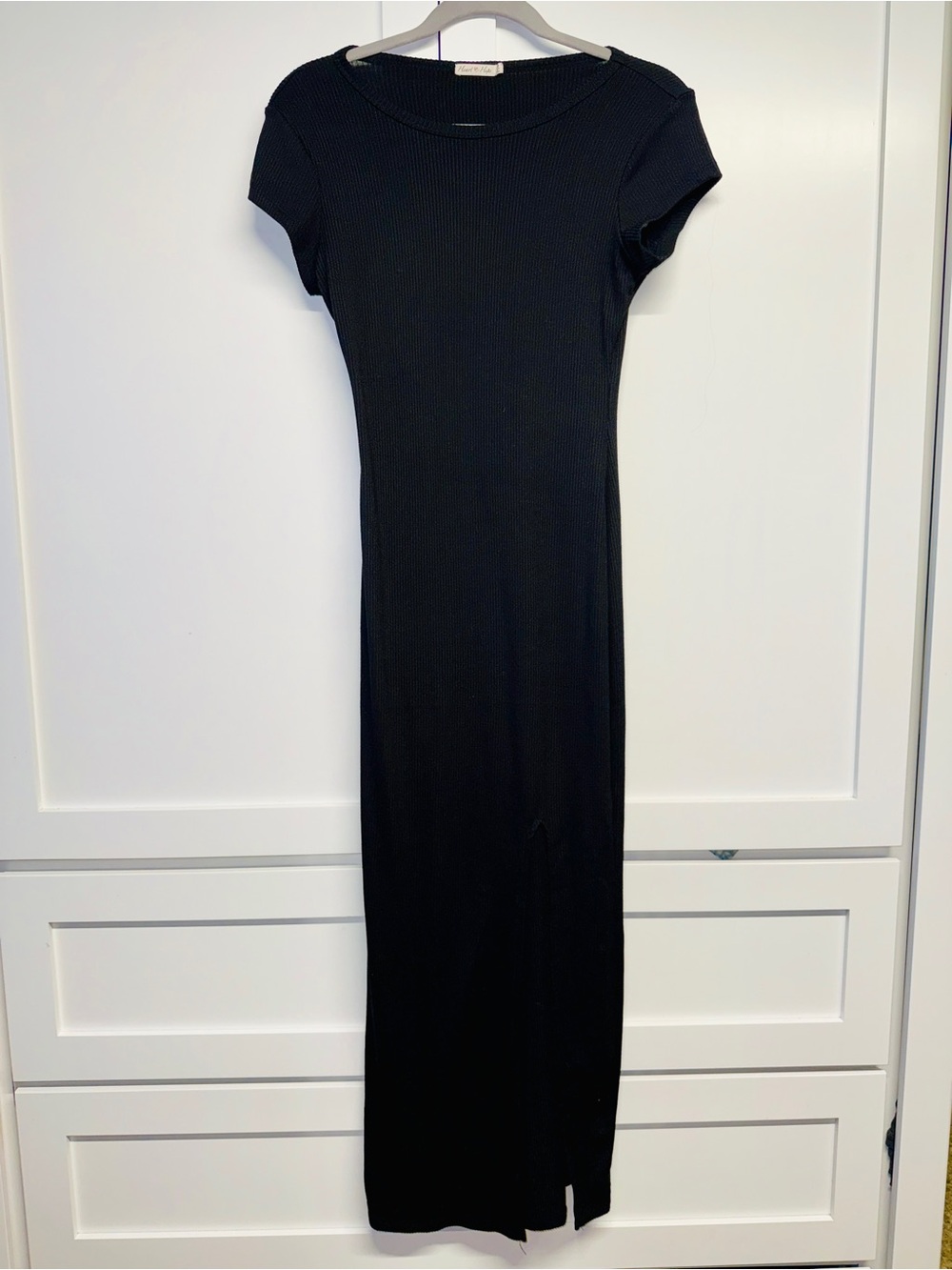 Heart Hips Black Ribbed Cap-Sleeve Maxi